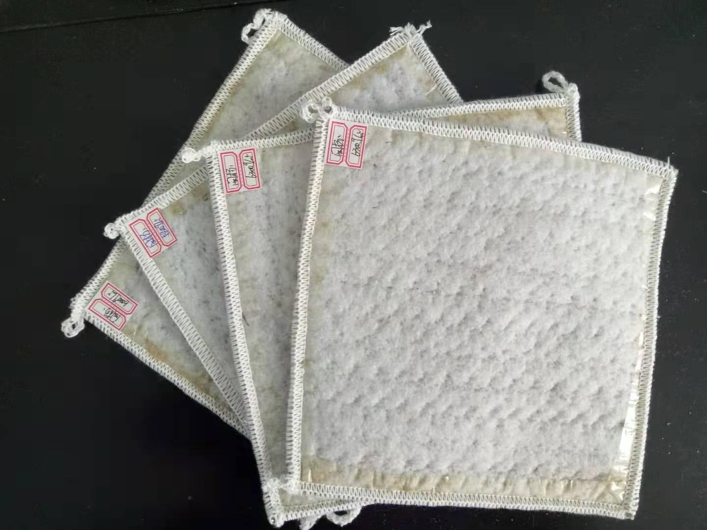 膨潤土防水毯具體的施工方案